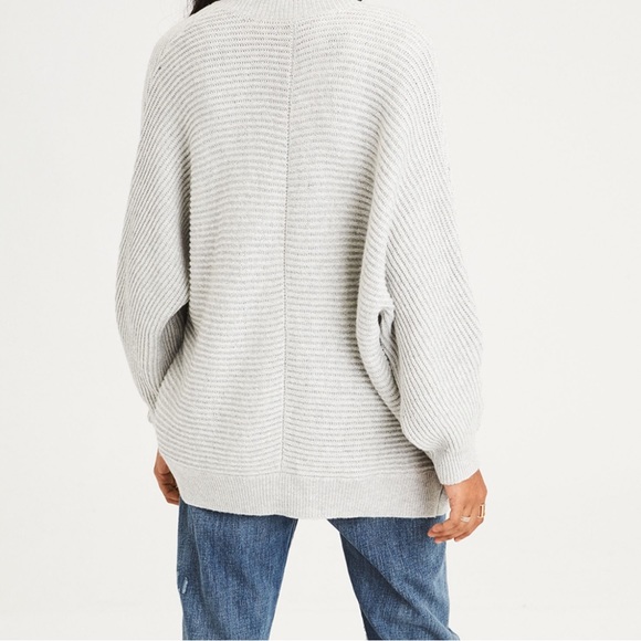 American Eagle. Oversized Cardigan Sweater. Med. - Picture 2 of 12